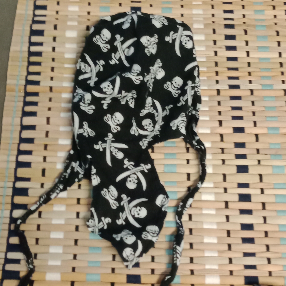 Lot of motorcycle headwear, cap with tie, HD neck, HD half mouth neck, wrap.